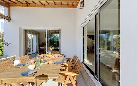 Maison de Saint-Pierre: Architecture, Slope, Cottage, Mountain Range, Log Cabin, Siding, Lumber, Alps, Eco Hotel, Mountain Village