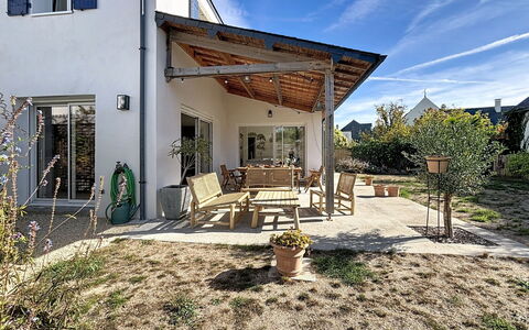 Maison de Saint-Pierre: Architecture, Slope, Cottage, Mountain Range, Log Cabin, Siding, Lumber, Alps, Eco Hotel, Mountain Village