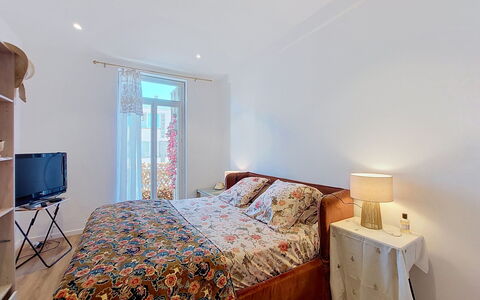 Le 3 Delaunay: Architecture, Slope, Cottage, Mountain Range, Log Cabin, Siding, Lumber, Alps, Eco Hotel, Mountain Village