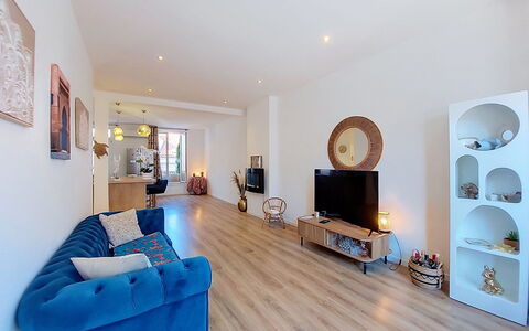 Le 3 Delaunay: Architecture, Slope, Cottage, Mountain Range, Log Cabin, Siding, Lumber, Alps, Eco Hotel, Mountain Village