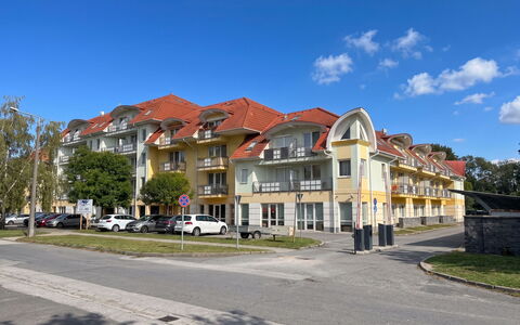 Menda: Architecture, Slope, Cottage, Mountain Range, Log Cabin, Siding, Lumber, Alps, Eco Hotel, Mountain Village