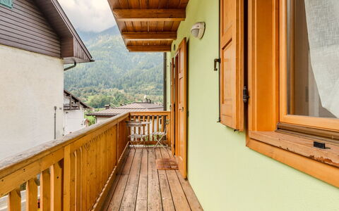 Casa del Masanel: Wood, Wood Stain, Hardwood, Wood Flooring, Mountain Range, Plank, Porch, Balcony, Valley, Eco Hotel