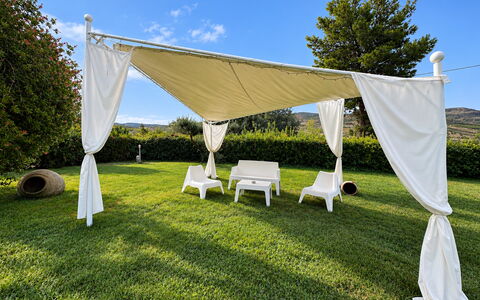 Casa Boungalow: Shade, Land Lot, Garden, Canopy, Outdoor Furniture, Lawn, Outdoor Structure, Leisure, Gazebo, Backyard