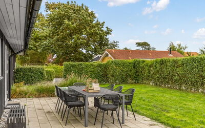 Ellanor - 100M from the Sea
