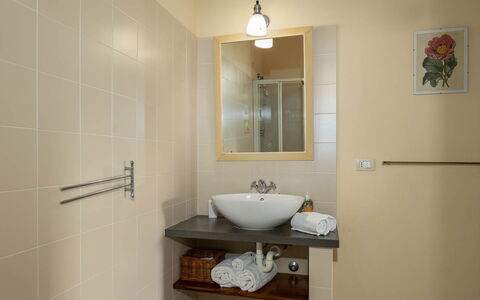 La Certaldina Luna Apartment: Bathroom Sink, Interior Design, Flooring, Plumbing Fixture, Wall, Sink, Floor, Bathroom, Mirror, Furniture