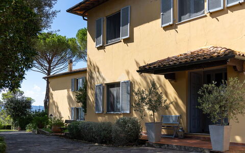 La Certaldina Luna Apartment: Home, Residential Area, House, Roof, Cottage, Estate, Suburb, Shade, Villa, Balcony