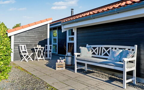 Nelia - 1Km from the Sea: Siding, Home, Roof, House, Residential Area, Cottage, Yard, Shade, Backyard, Lawn