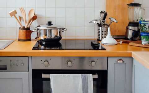 Marijana: Kitchen Appliance, Kitchen, Countertop, Kitchen Stove, Major Appliance, Home Appliance, Stove, Cabinetry, Gas Stove, Cooktop