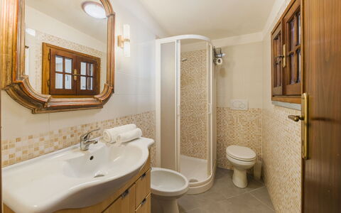 Casa Corallina: Bathroom Sink, Plumbing Fixture, Bathroom, Interior Design, Sink, Flooring, Floor, Bathroom Cabinet, Plumbing, Mirror