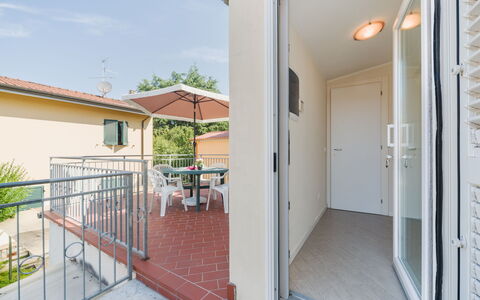Terrazza Giardino: Home, Bicycle, Apartment, Balcony, Bicycle Wheel