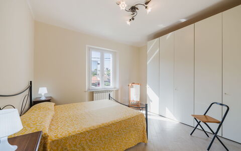 Terrazza Giardino: Wall, Interior Design, Flooring, Floor, Furniture, Wood, Ceiling, Room, Bedroom, Bed