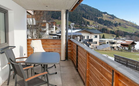 Auffach 609: Wood, Furniture, Interior Design, Apartment, Ceiling, Wood Stain, Hardwood, Balcony, Chair, Shade