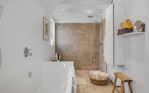 Aaran - 100M from the Sea: Wall, Flooring, Bathtub, Plumbing Fixture, Floor, Interior Design, Bathroom, Ceiling, Lighting, Light Fixture