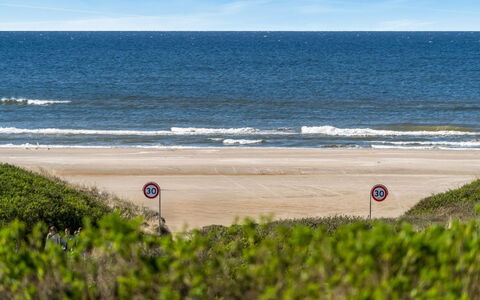 Aaran - 100M from the Sea: Blue, Water, Body Of Water, Beach, Coast, Sea, Coastal And Oceanic Landforms, Horizon, Shore