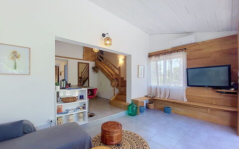 Mini Villa Mare Sole: Interior Design, Furniture, Flooring, Floor, Wall, Wood, Ceiling, Room, Couch, Living Room