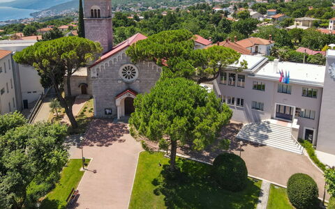 Opatija Matulji 174: Sea, Coastal And Oceanic Landforms, Coast, Resort, Ocean, Shore, Beach, Swimming Pool, Resort Town, Tropics