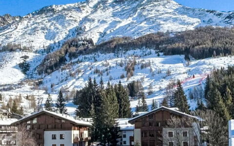 Mansarda Rustichella: Snow, Mountain, Mountainous Landforms, Winter, Mountain Range, Hill, Highland, Glacial Landform, Hill Station, Freezing