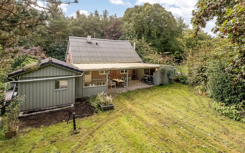 Terese - 200M to the Fjord: Roof, House, Cottage, Shrub, Home, Rural Area, Garden, Siding, Estate