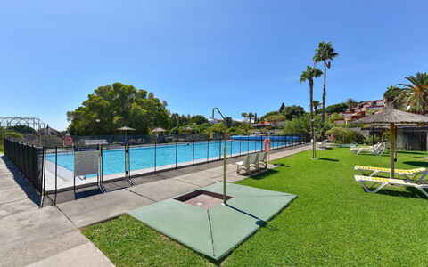 Red Rocks: Tree, Swimming Pool, Recreation, Resort, Leisure, Shade, Hotel, Resort Town, Leisure Centre