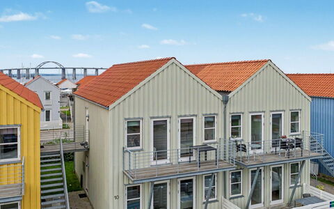 Leefke - 200M from the Sea: Facade, Urban Design, Apartment, Mixed-Use, Estate, Siding, Balcony