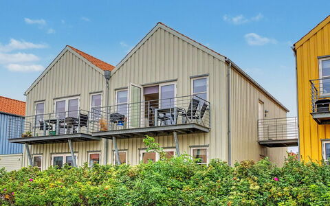 Leefke - 200M from the Sea: Facade, Estate, Siding, Yard, Balcony, Villa, Courtyard, Eco Hotel