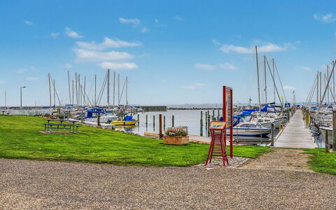 Leefke - 200M from the Sea: Marina, Boat, Dock, Watercraft, Coastal And Oceanic Landforms, Sea, Coast, Mast, Port