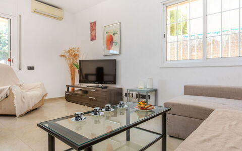 Anchoa: Furniture, Interior Design, Couch, Flooring, Floor, Room, Table, Apartment, Ceiling, Living Room