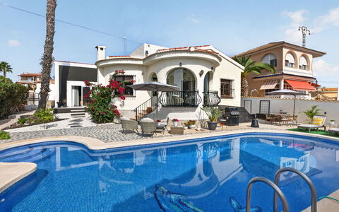 Quesada: Residential Area, Swimming Pool, House, Resort, Home, Estate, Hacienda, Villa, Outdoor Furniture