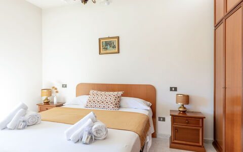 Casa Margia: Wood, Bedroom, Bed, Interior Design, Furniture, Floor, Bed Frame, Bed Sheet, Room, Bedding