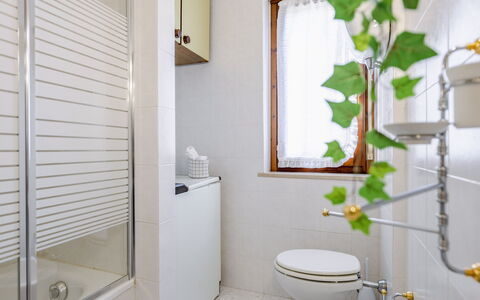 Casa Margia: Bathroom, Wall, Plumbing Fixture, Flooring, Interior Design, Floor, Toilet, Plumbing, Tap, Sink