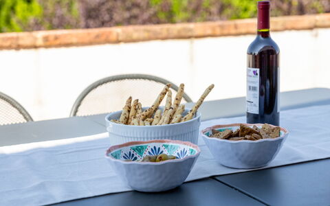 Il Melograno Apartament: Tableware, Food, Serveware, Ingredient, Table, Dishware, Finger Food, Plate