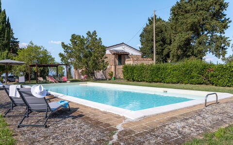Il Melograno Apartament: Swimming Pool, Outdoor Furniture, Estate, Backyard, Garden, Hacienda, Shade, Farmhouse, Villa, Yard