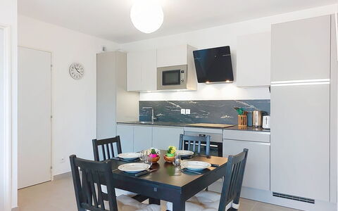 Alp'In: Furniture, Kitchen, Interior Design, Kitchen Appliance, Countertop, Flooring, Major Appliance, Wood, Ceiling, Floor