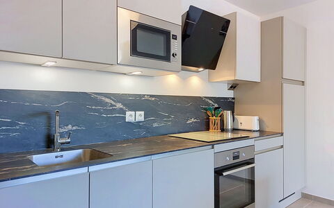 Alp'In: Countertop, Major Appliance, Kitchen, Kitchen Appliance, Flooring, Cabinetry, Home Appliance, Tile