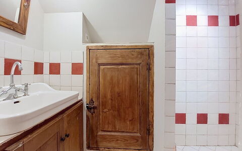 Maison de Village Manolsi: Wall, Flooring, Plumbing Fixture, Wood, Floor, Interior Design, Tap, Plumbing, Bathroom, Bathroom Sink