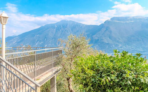 Casa Panoramica: Mountainous Landforms, Mountain, Hill, Mountain Range, Highland, Landscape, Hill Station, Ridge, Valley, Fence
