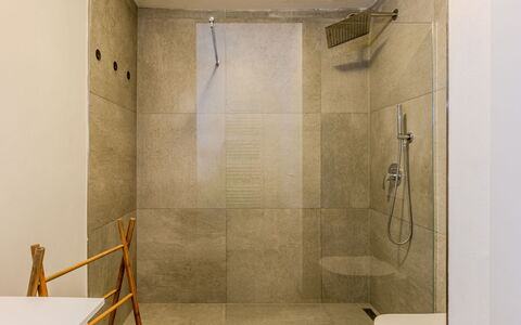 Casa Panoramica: Flooring, Wall, Floor, Interior Design, Plumbing Fixture, Shower Head, Bathroom, Ceiling, Tile, Composite Material