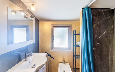 Le Fonti Terrazza: Flooring, Plumbing Fixture, Wall, Interior Design, Bathroom, Floor, Tap, Sink, Ceiling, Bathroom Sink
