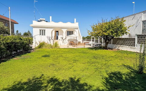 A Casa di Ara: Residential Area, House, Home, Garden, Estate, Shade, Landscaping, Yard, Backyard, Lawn