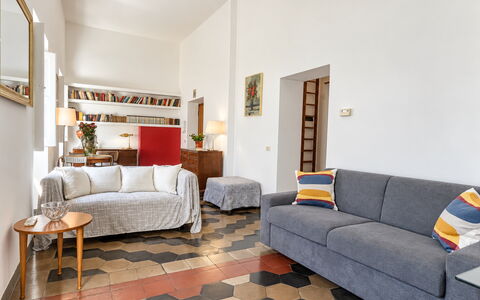 Appartamento Chiavari, Roma: Furniture, Interior Design, Flooring, Wall, Floor, Couch, Wood, Room, Ceiling, Living Room