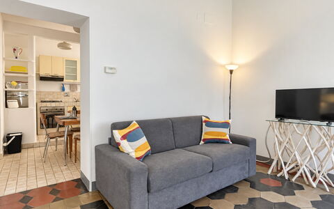 Appartamento Chiavari, Roma: Furniture, Interior Design, Flooring, Wall, Floor, Couch, Wood, Ceiling, Room, Living Room