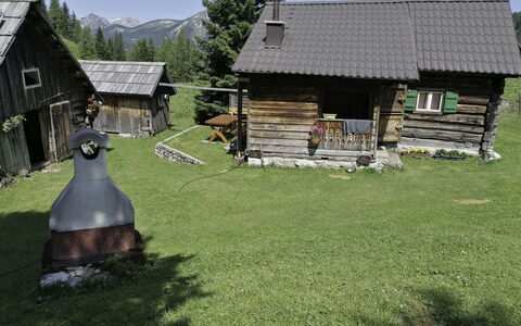 Schneehitzalmhütte: Furniture, Interior Design, Flooring, Ceiling, Floor, Chair, Room, Lighting, Table, Kitchen & Dining Room Table