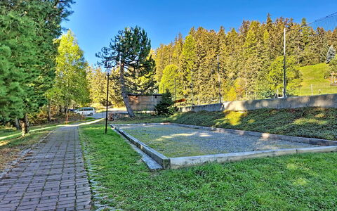 Crans-Montana 480: Garden, Walkway, Larch, Landscaping, Park, Evergreen, Lawn, Botanical Garden, Pine Family