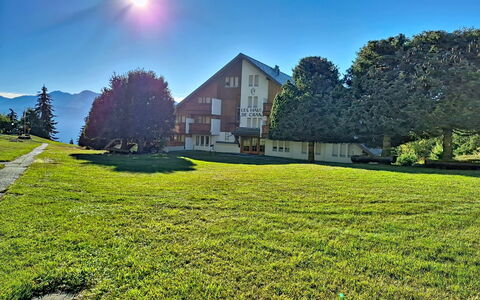 Crans-Montana 480: Landscape, Land Lot, Rural Area, Plain, Lawn, Meadow, Cottage, Landscaping, Slope, Pasture