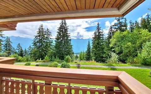 Crans-Montana 480: Furniture, Interior Design, Flooring, Ceiling, Floor, Chair, Room, Lighting, Table, Kitchen & Dining Room Table
