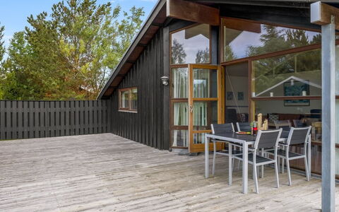 Thiokk - 1.5Km from the Sea: Flooring, Bedroom, Bedding, Bed, Bed Frame, Linens, Bed Sheet, Hardwood, Mattress, Wood Flooring