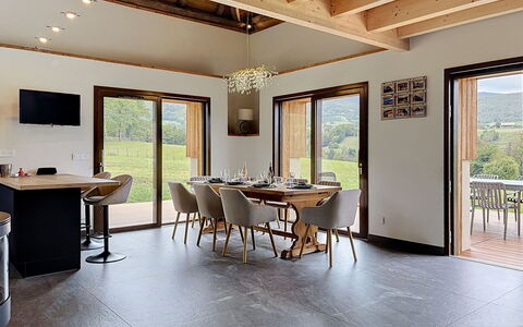 La Grange à Luc: Flooring, Bedroom, Bedding, Bed, Bed Frame, Linens, Bed Sheet, Hardwood, Mattress, Wood Flooring