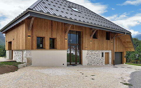 La Grange à Luc: Flooring, Bedroom, Bedding, Bed, Bed Frame, Linens, Bed Sheet, Hardwood, Mattress, Wood Flooring