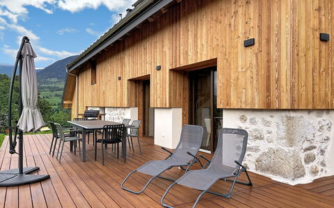 La Grange à Luc: Flooring, Bedroom, Bedding, Bed, Bed Frame, Linens, Bed Sheet, Hardwood, Mattress, Wood Flooring
