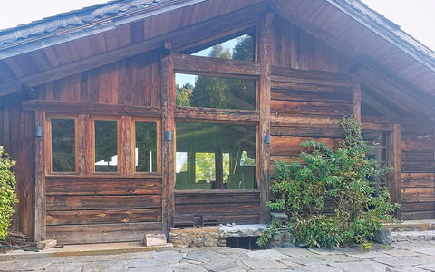 Le Hameau: Flooring, Bedroom, Bedding, Bed, Bed Frame, Linens, Bed Sheet, Hardwood, Mattress, Wood Flooring